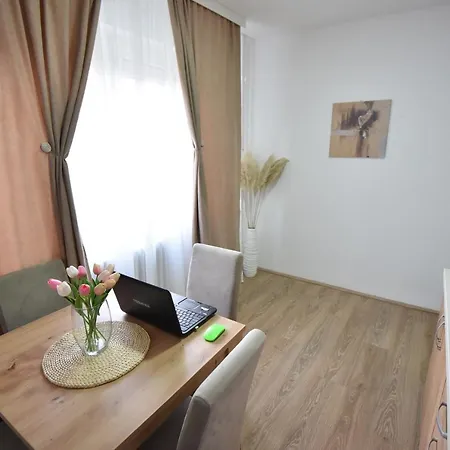 1 아파트 크라구예바츠