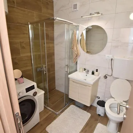 아파트 1 크라구예바츠