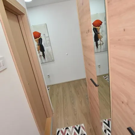 1 아파트 크라구예바츠